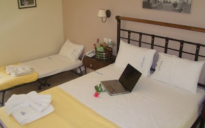 Giường extra bed trong khách sạn