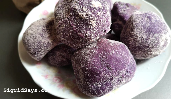 ube pandesal in Bacolod - Bacolod blogger - Bacolod food blogger - Bacolod City - Maid in Bacolod - food delivery service - breads - Bacolod bakeshop - homebakers - Bacolod homebakers - home-based business - ube pandesal recipe - cheesy ube pandesal - cheese filling