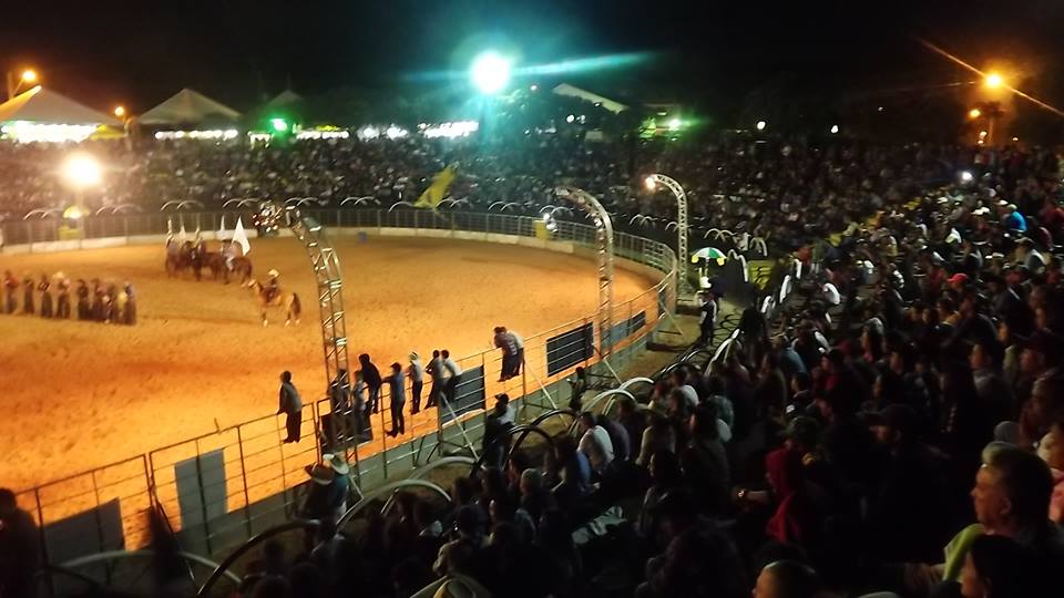 (12112017)FESTA DE SÃO SEBASTIÃO DA AMOREIRA QUEBRA RECORDE DE PÚBLICO Blog do Chaguinhas (12112017)FESTA DE SÃO SEBASTIÃO DA AMOREIRA QUEBRA RECORDE DE PÚBLICO Blog do Chaguinhas