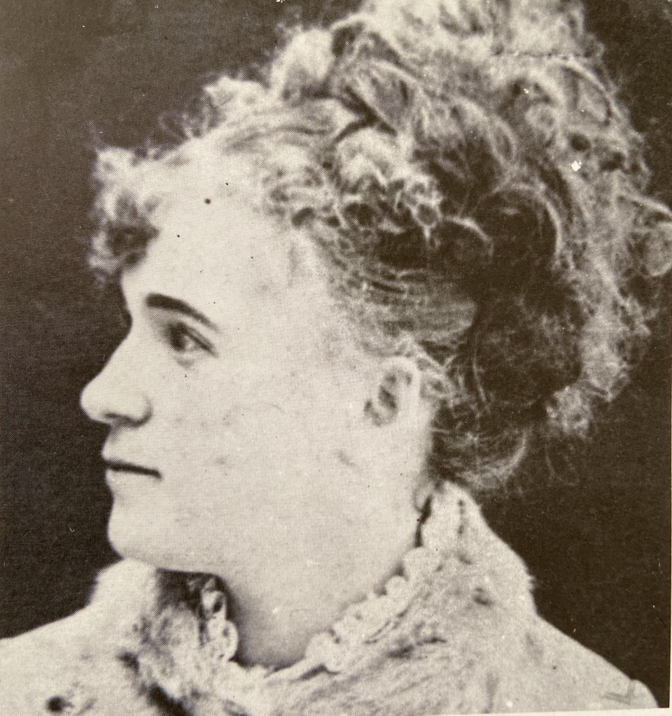 PROPUESTA UNIVERSITARIA MARIETTA DE VEINTEMILLA