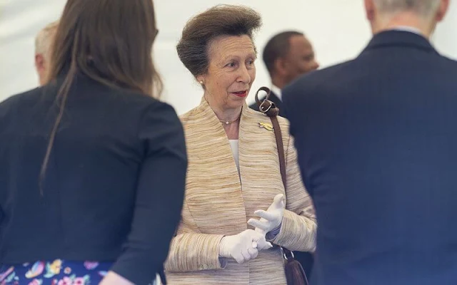 Queen Elizabeth and The Princess Royal visited The Edinburgh Climate Change Institute in Edinburgh