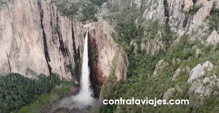 Cascada de Basaseachi de Dia con vista aerea