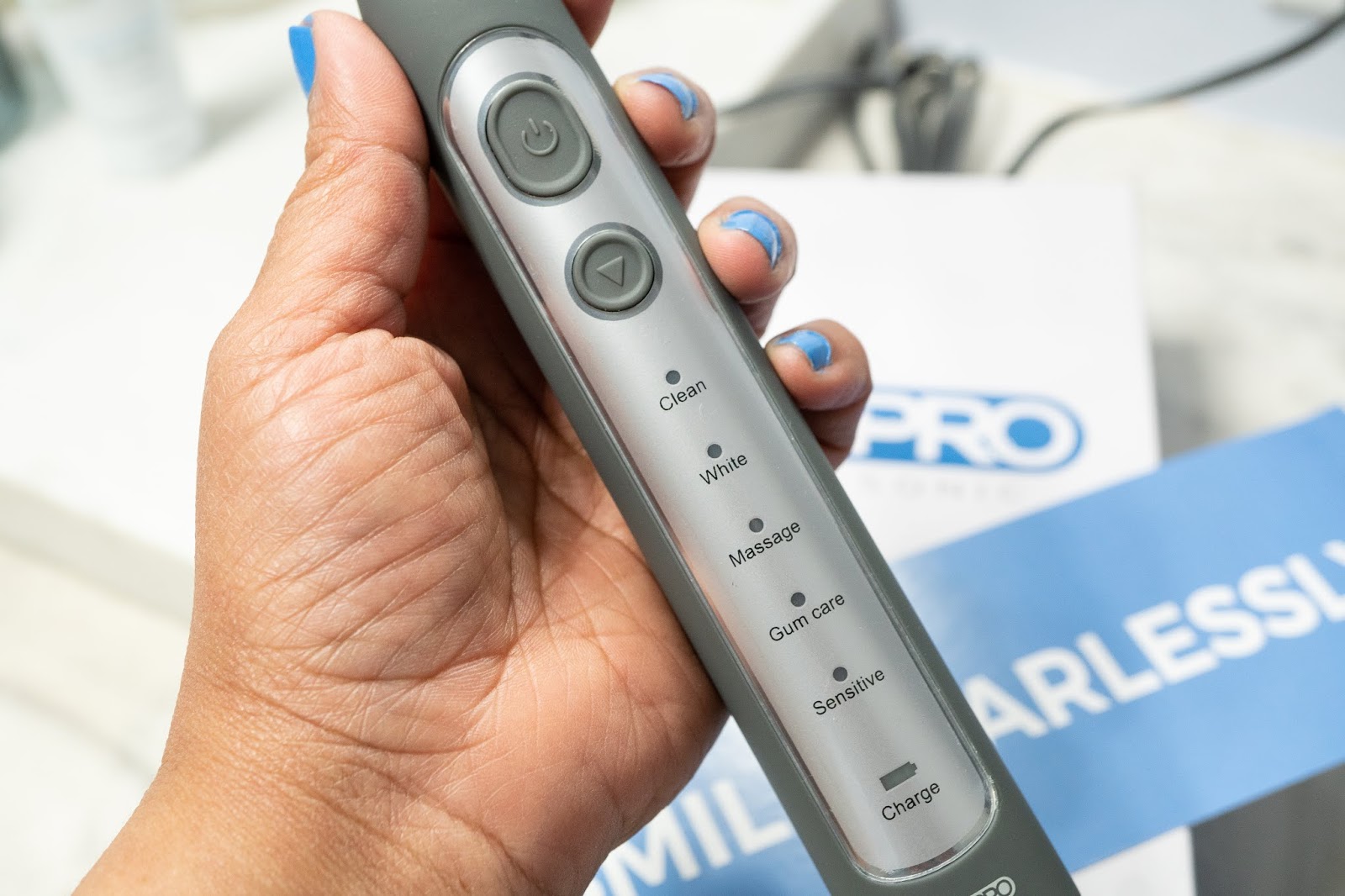 cariPRO™ ELECTRIC TOOTHBRUSH dazzle 'n' sparkle