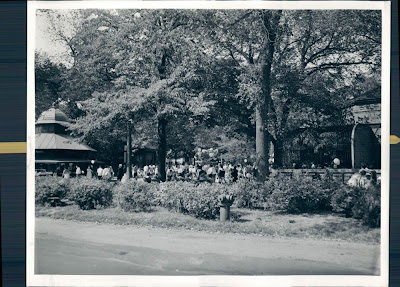 The Circus "NO SPIN ZONE": Lincoln Park Zoo Landmark Cafe--Preserving ...
