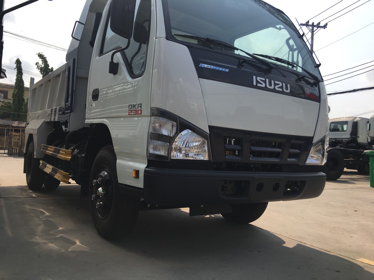 Xe Tải Isuzu: xe ben isuzu 2 tấn