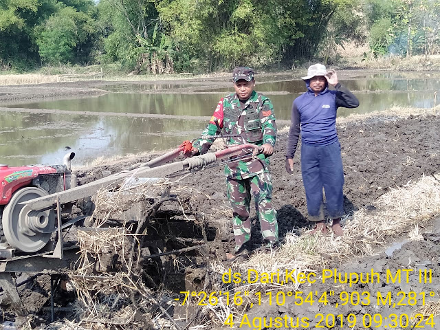 Bantu Bajak Sawah Petani, Begini Harapan Kopka Eko Wardoyo Bantu Bajak Sawah Petani, Begini Harapan Kopka Eko Wardoyo