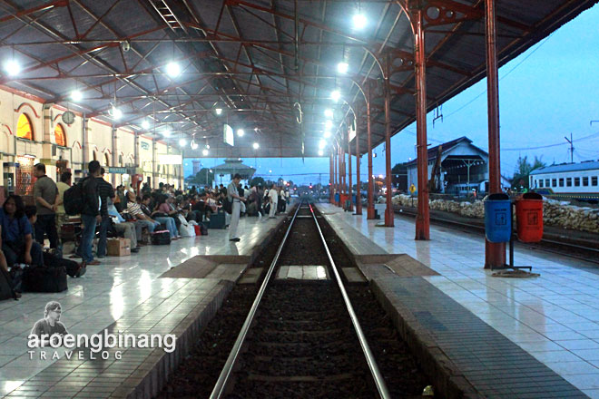 stasiun kereta api kejaksan cirebon