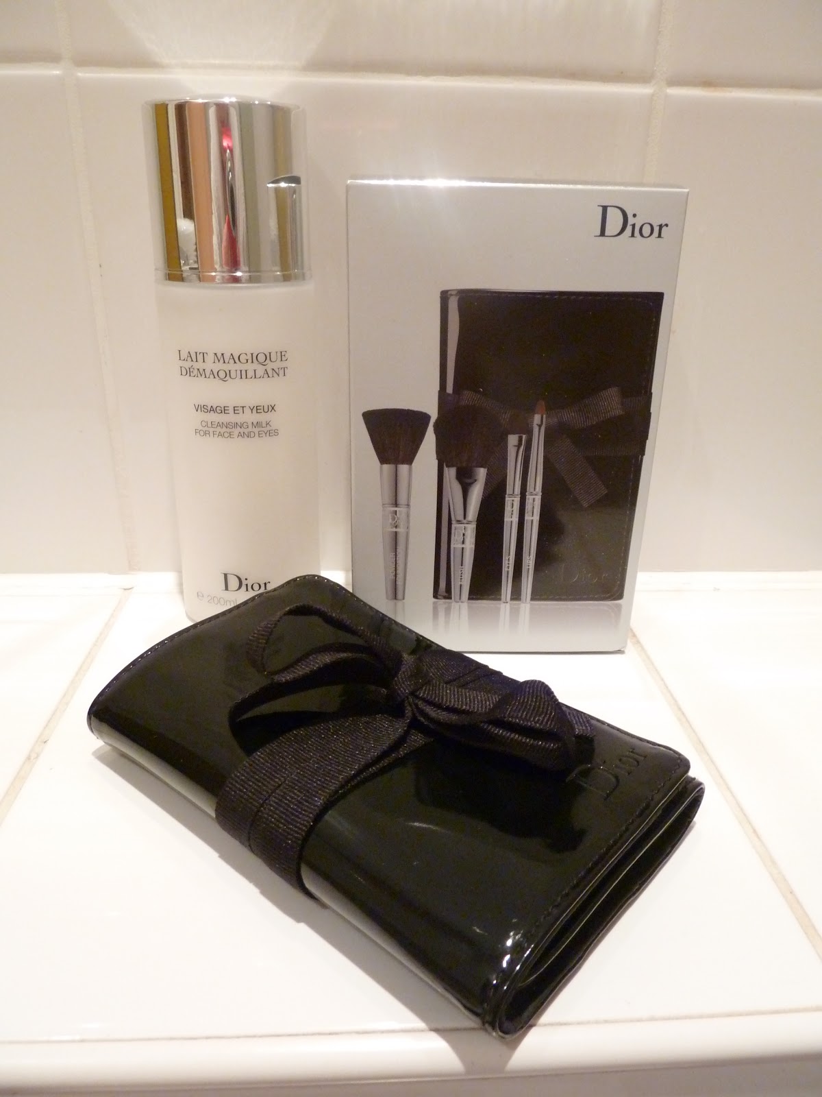 With Every Heartbeat Limited Edition Dior Holiday Travel Brush Set