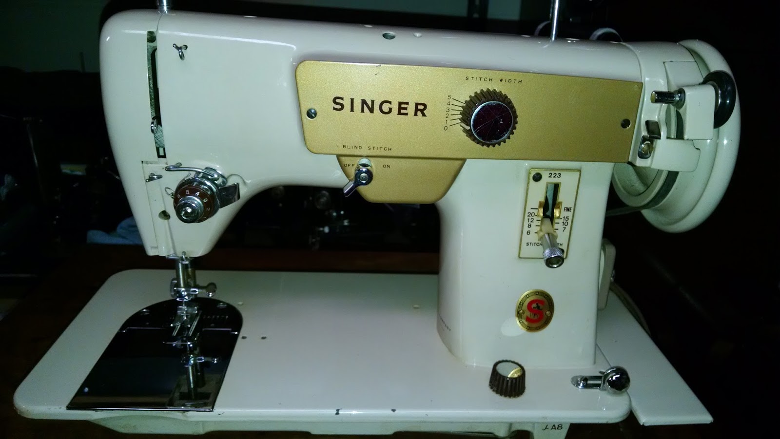 Sewing Machine Mavin: March 2016