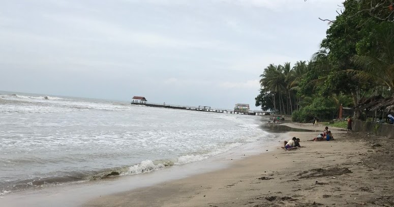 Pesona Keindahan Wisata Pantai Karangsari Carita di Labuan ...