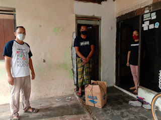 Pemdes Gulang Kudus Suplay Sembako untuk Satu Pemudik Positif Covid-19 1 IMG 20210508 WA0326