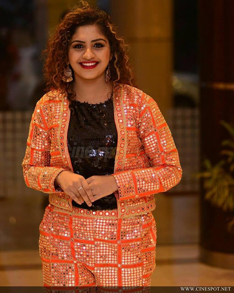 Malayalam Curly Hair Actress Noorin Shareef Latest Cute