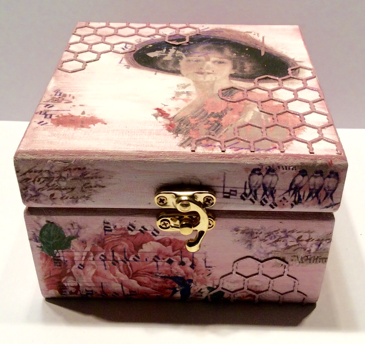 to Lisa.B.Designs MDF Box Tutorial with Imagination Crafts
