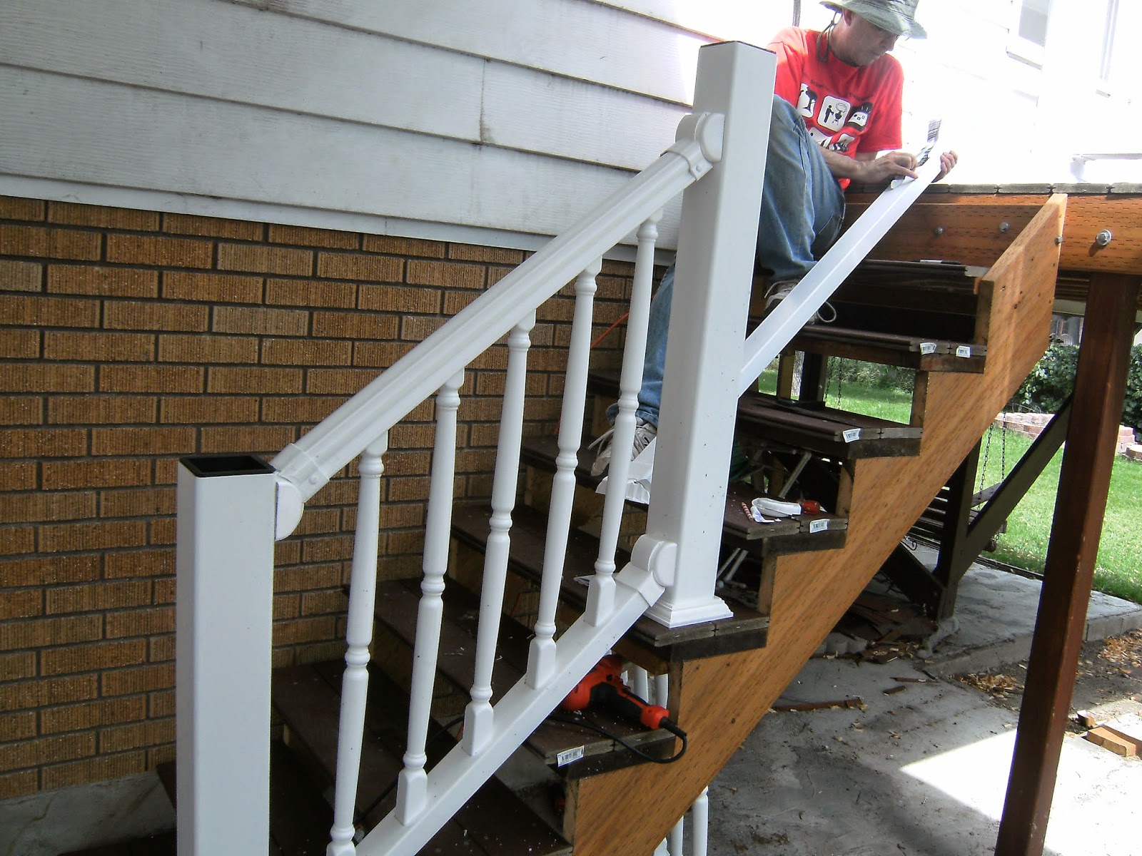 Rhonda's Blog: Railings, and DONE!