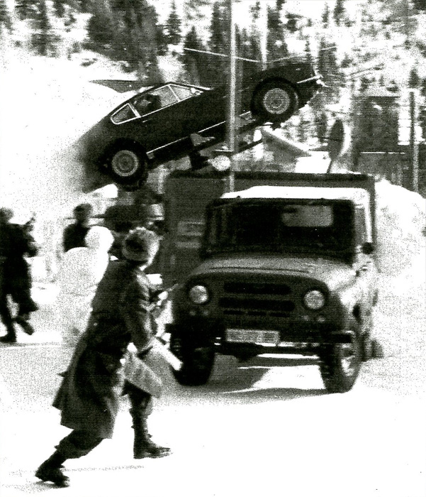 autoweek_bond_02.jpg