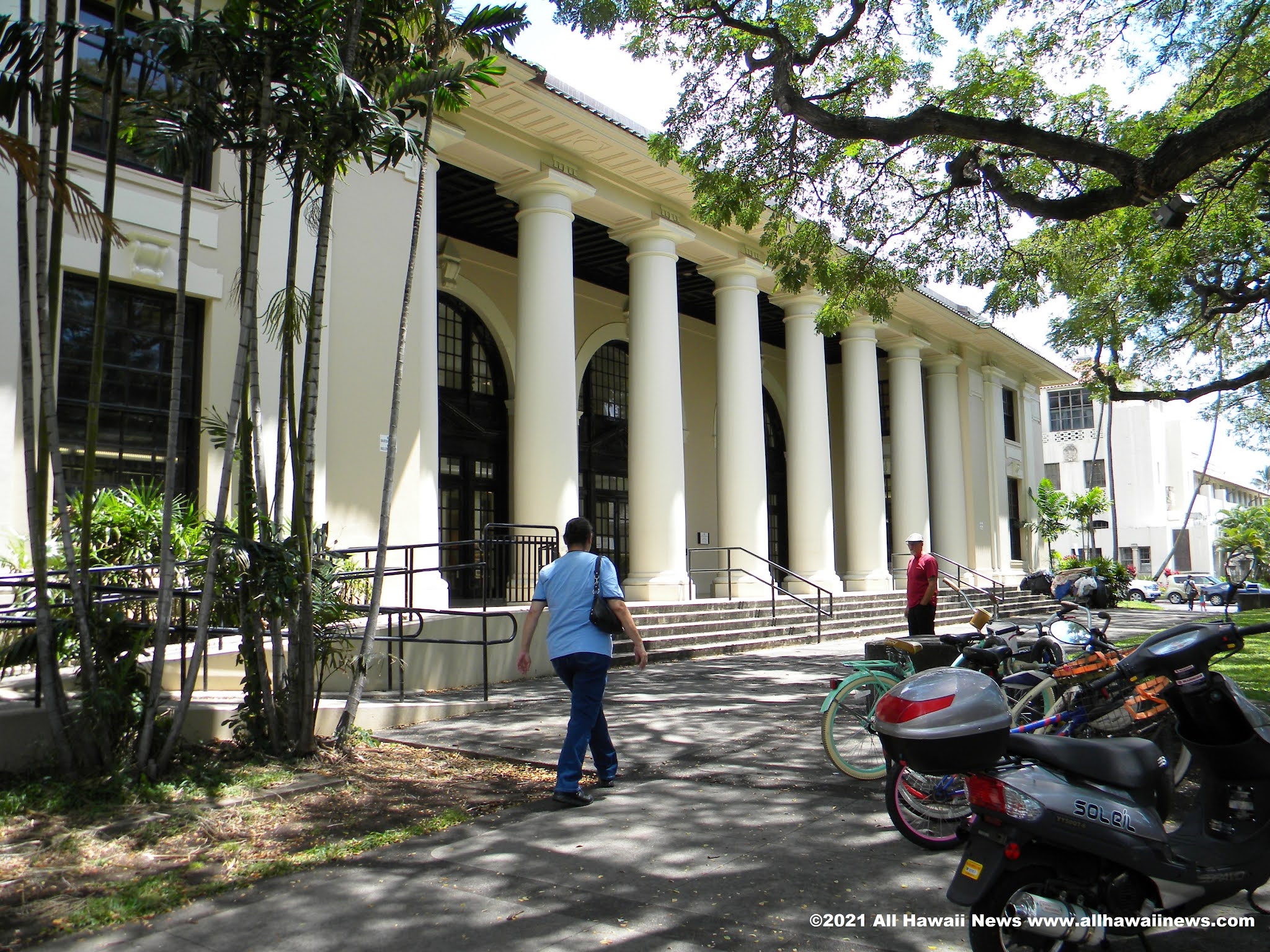 All Hawaii News Libraries, courts limit services as pandemic hits home