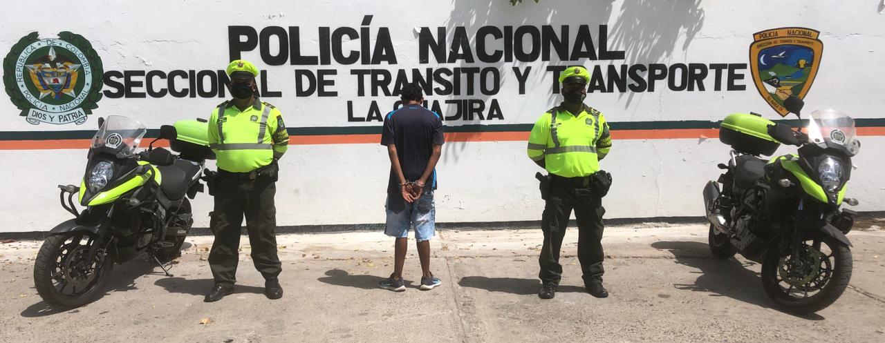 https://www.notasrosas.com/Capturan hombre por Fuga de Presos, incautan mercancía e inmovilizan vehículo por Orden Judicial