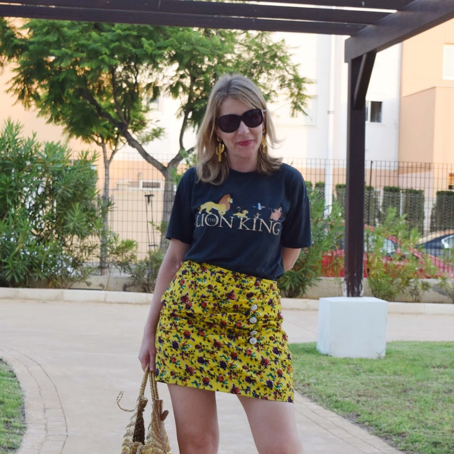 Mini_skirt_Tshirt_Lion_king