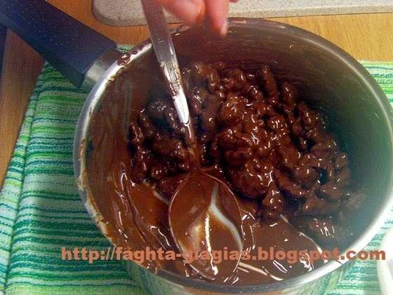 Σοκολατάκια με καρύδι, μόνο με τρία υλικά - από «Τα φαγητά της γιαγιάς»