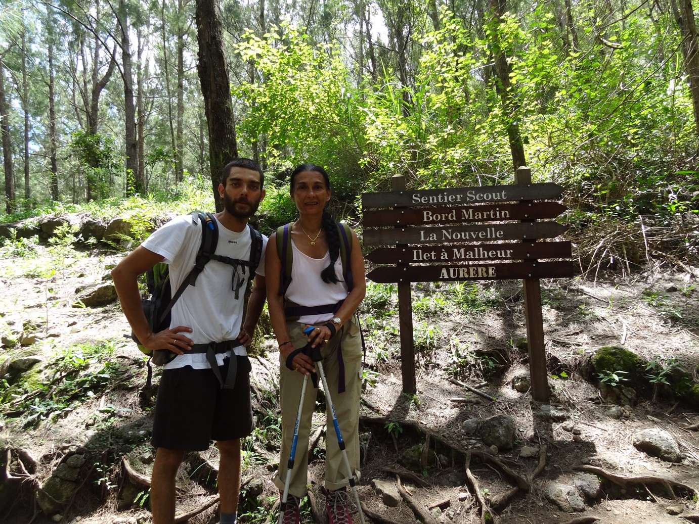 365 Jours Au Lendemain Suite 3 A la réunion: Au coeur de Mafate : Anne à la kaz, étape 3