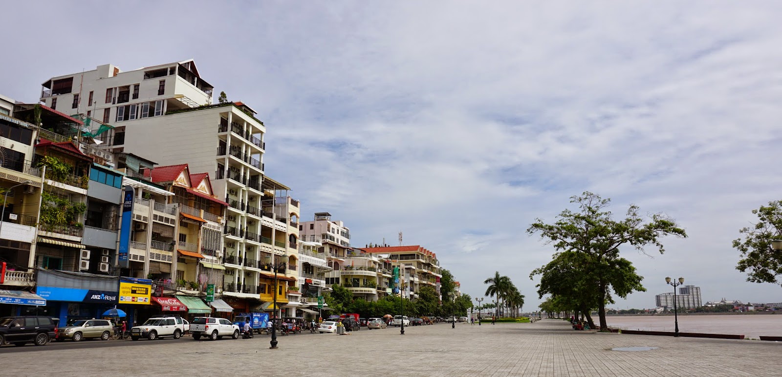 Walking around Sisowath Quay