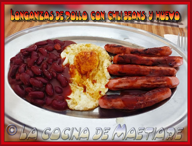 Longanizas%2Bde%2Bpollo%2Bcon%2Bchili%2Bbeans%2By%2Bhuevo.jpg