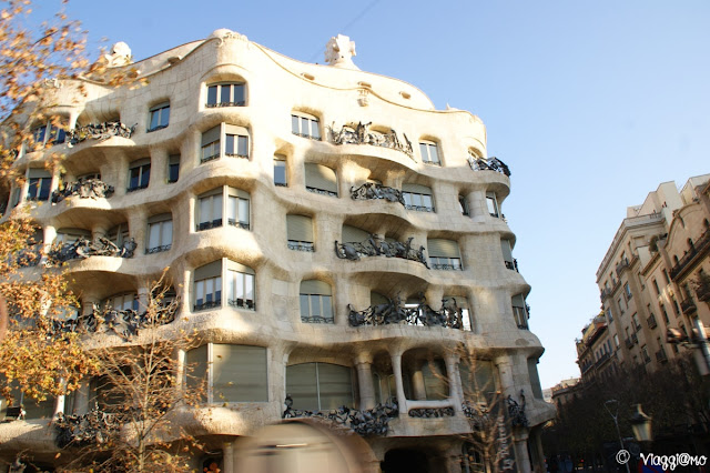 La Pedrera opera di Gaudì nel quartiere Example