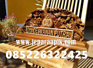 papan nama 8