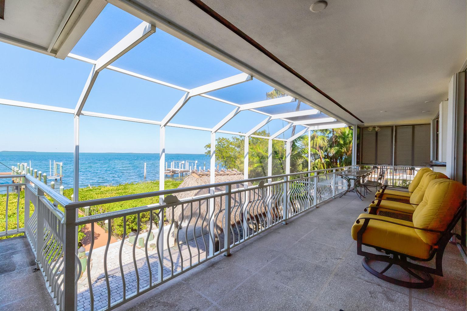 Real Estate in the Florida Keys Bay front Pool home in Key Largo 2,5 New on the market UNDER