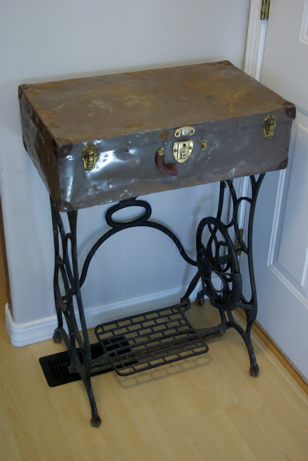 Reclaimed Rustics: Sewing Trunk Accent Table