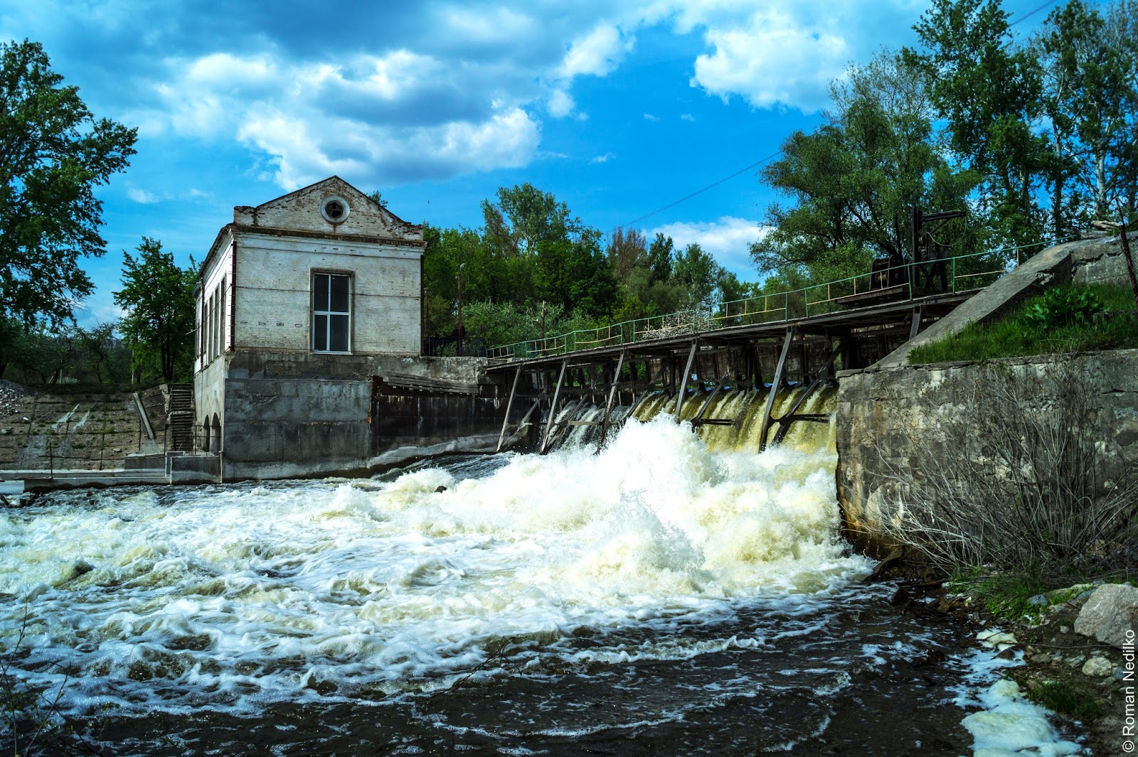 старая плотина. плотины свердловской области. плотины в арзамасе. плотина михайловск свердловская область. торошинская гэс псков.