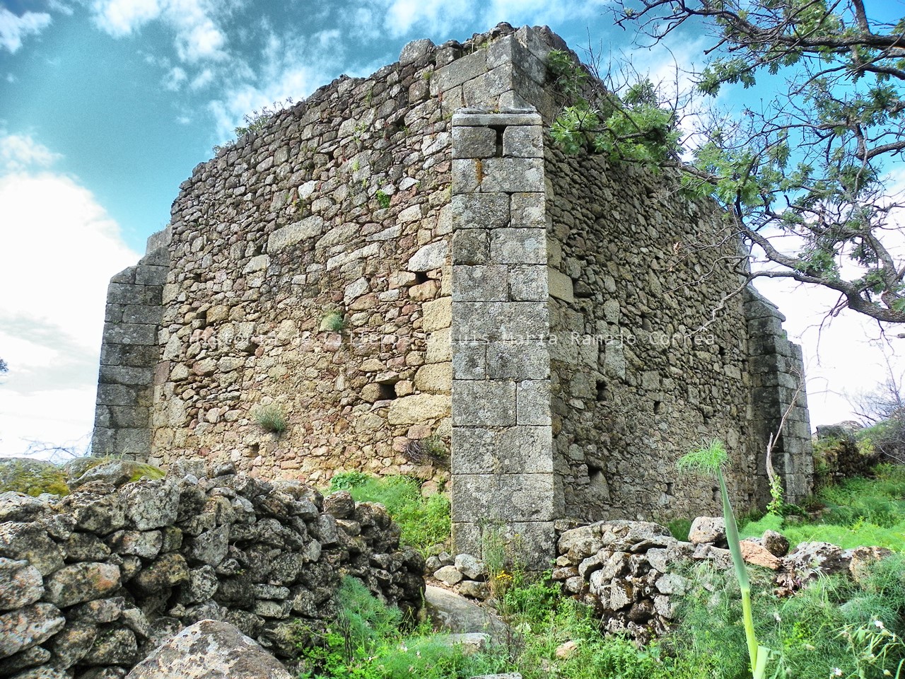 La Ermita de la Virgen de la Peña La Ermita de la Virgen de la Peña