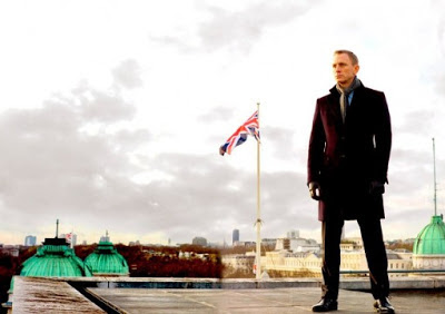 Daniel Craig as James Bond, on the roof, Skyfall (2012), Directed by Sam Mendes