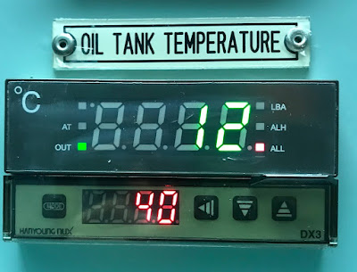 Значение 40°C на нижнем дисплее (аларм по низкой температуре)