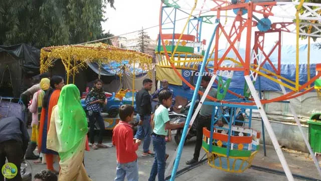 Jhoola for kids at Jhanda Mela