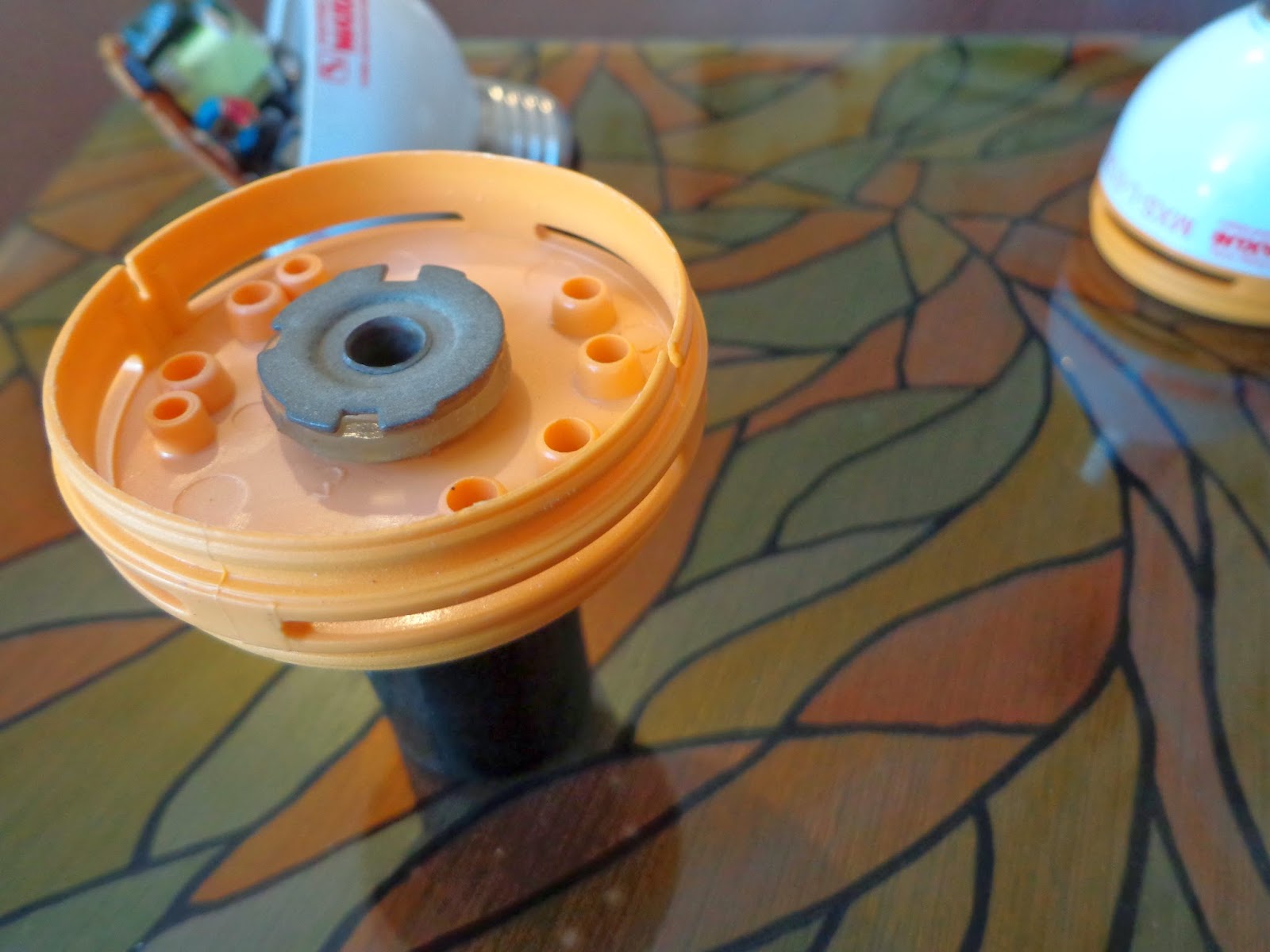 Переходник с цоколя E27 на E14