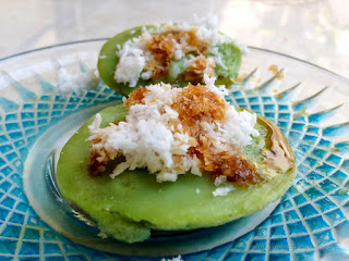 Laklak Delicious Sweet Green Traditional Balinese With Grated Coconut
