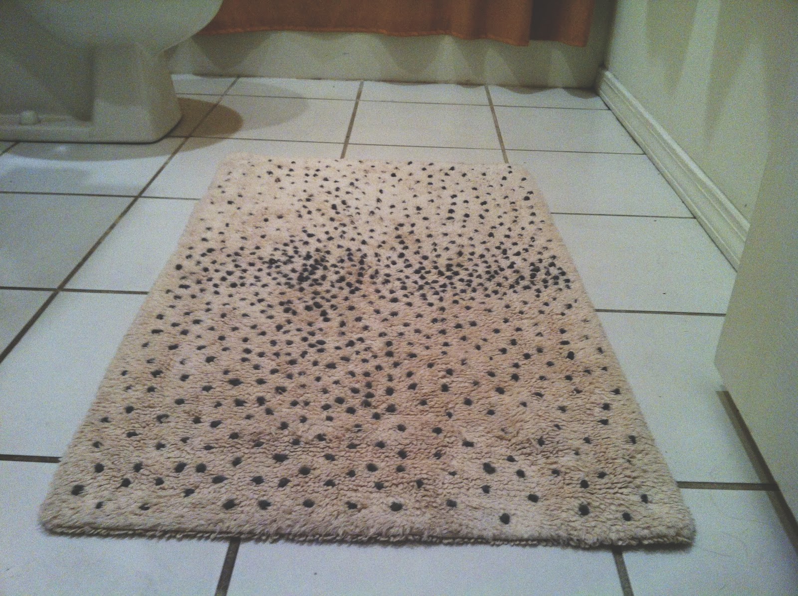 One Fine Pine DO IT YOURSELF FADING DOT RUG