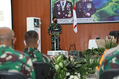 Panglima TNI dan Kapolri Mantapkan Sinergi TNI-Polri di Papua