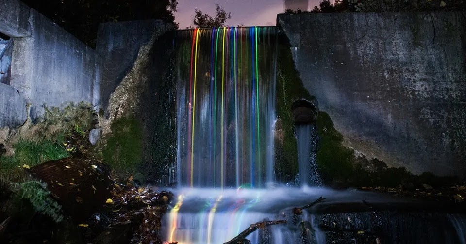 Video Air Terjun Terbalik di 5 Negara, Bukannya Turun Malah Naik ke Langit