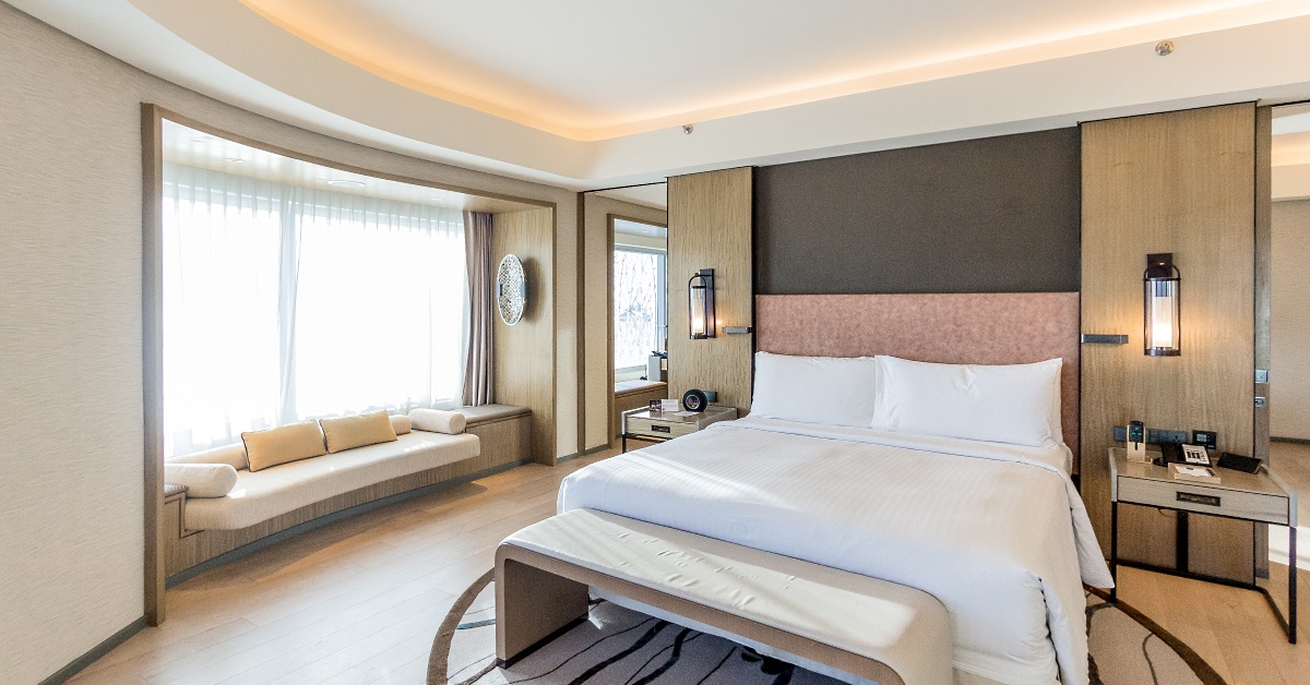 Conrad Manila Bay View Diplomatic Suite