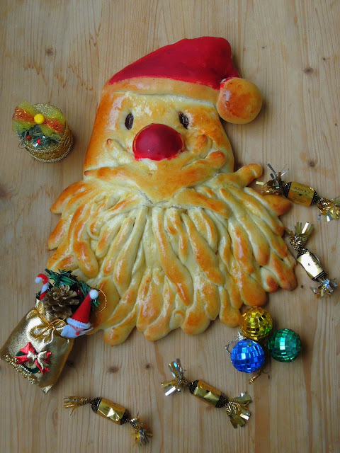 Gold Santa Claus Brioche