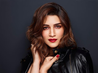 Kriti Sanon Cute Expression in Black & Red Navel Queens Kriti Sanon Cute Expression in Black & Red Navel Queens