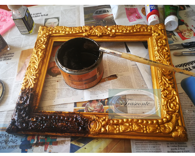 Aplicando cera de patinar al dorado