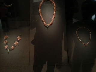 Pretty designs of the golden necklaces