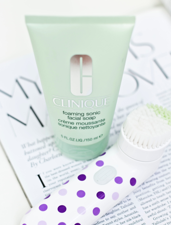 http://kadikbabik.pl/2015/08/szczoteczka-soniczna-clinique.html