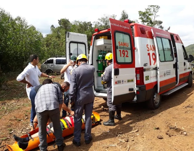 Piloto de paraglider fica ferido após queda de 20 metros de altura em Poços de Caldas (MG) — Foto: Corpo de Bombeiros