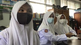 Bukan Dipaksa, Ini Cerita Sejumlah Siswi Nonmuslim di SMKN 2 Padang yang Pilih Berjilbab