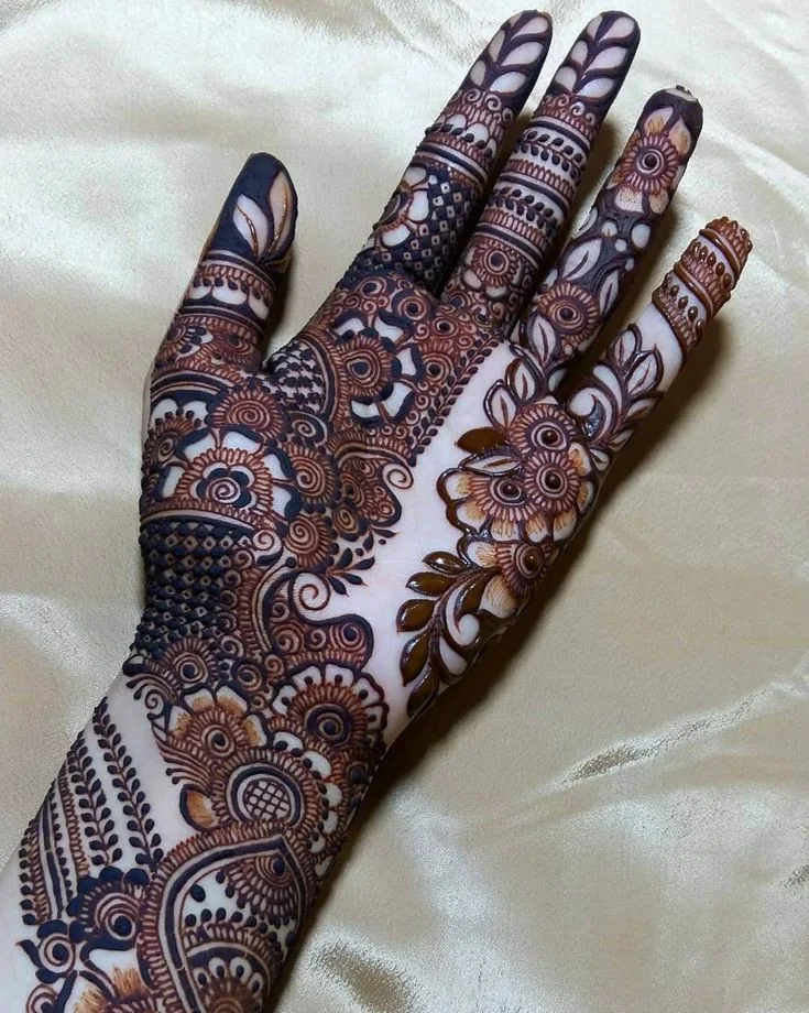 New Mehndi Designs – Beautiful Karwa Chauth Mehndi Designs # i132