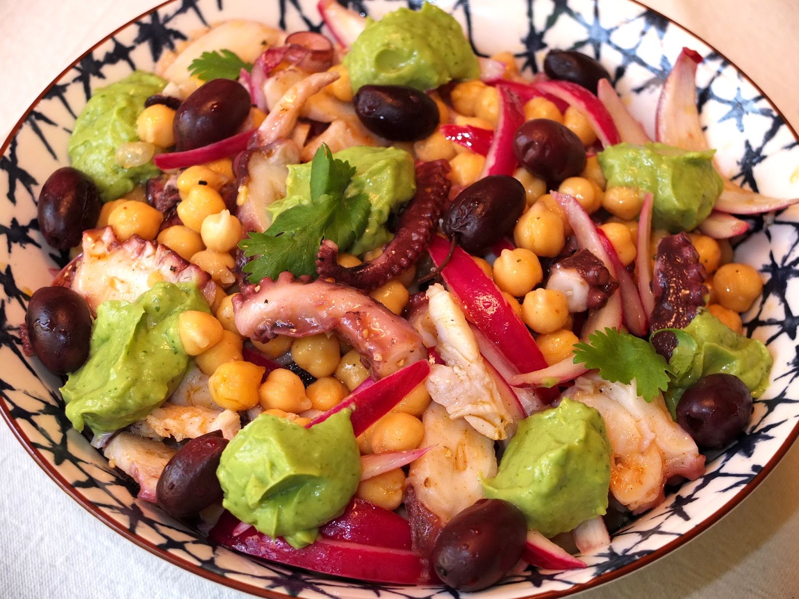 Cocinando con Lola García Ensalada de garbanzos y pulpo con salsa